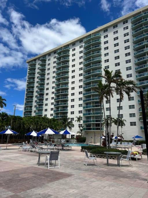 Sunny Isles Beach Spacious Apartment מראה חיצוני תמונה