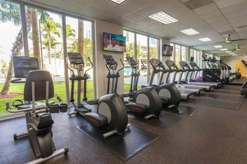 Sunny Isles Beach Spacious Apartment מראה חיצוני תמונה